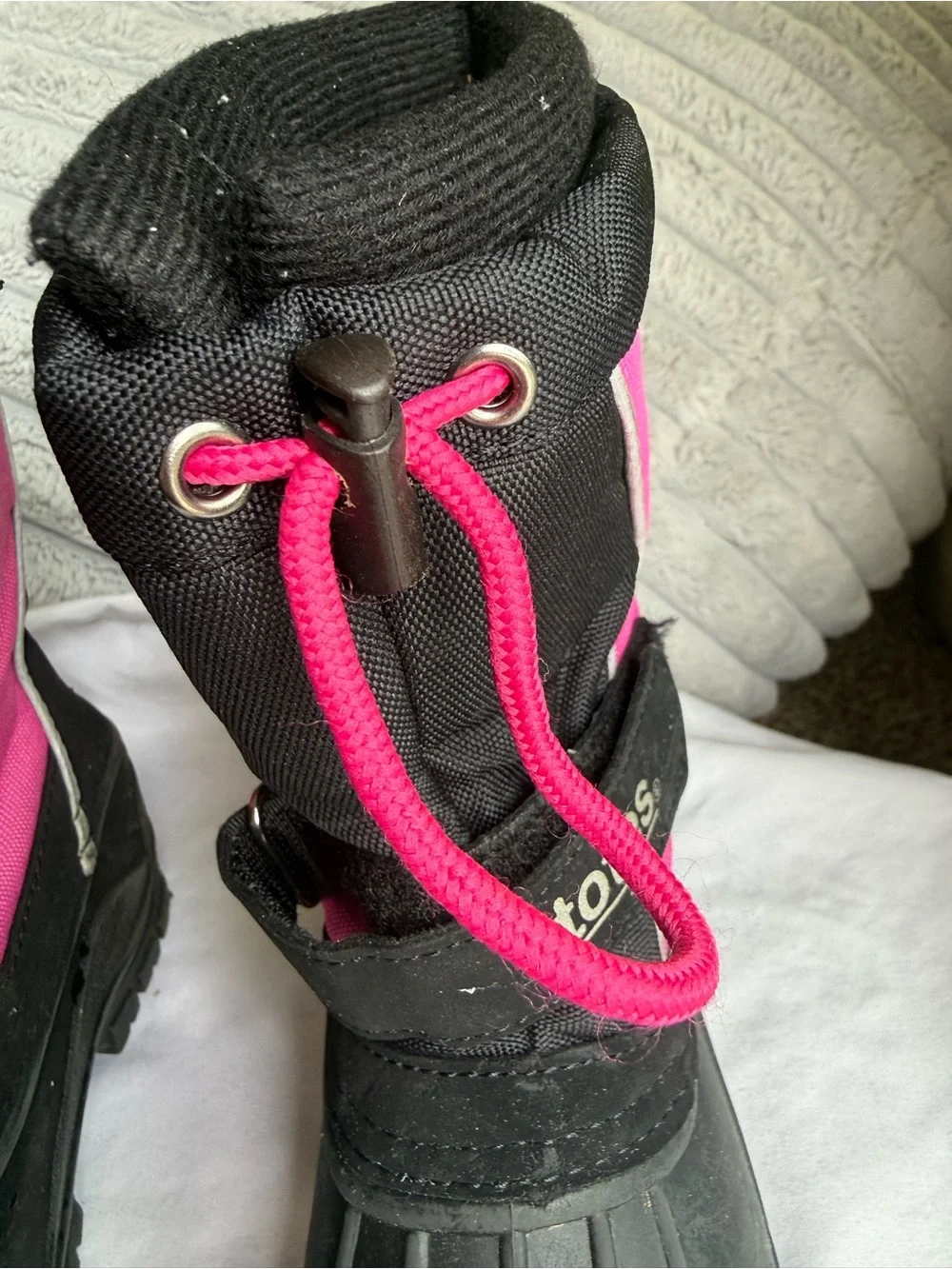 totes Pink and Black Kids Winter Snow Boots size